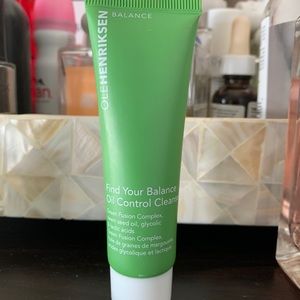 Find Your Balance™ Oil Control Cleanser Travel